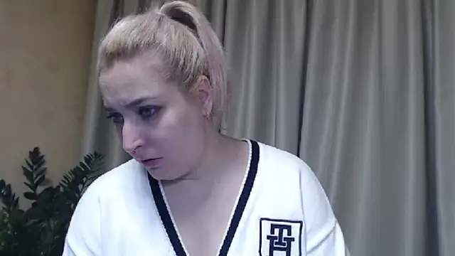 sweetpussy13 online show from February 5, 7:07 am