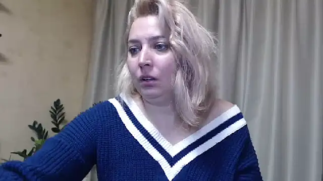 sweetpussy13 online show from February 11, 10:15 am