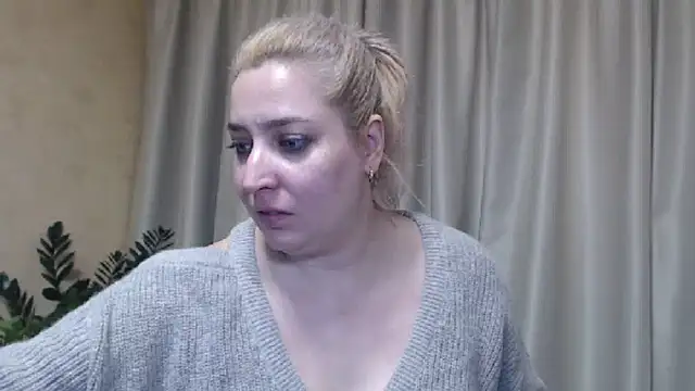 sweetpussy13 online show from February 15, 9:49 am