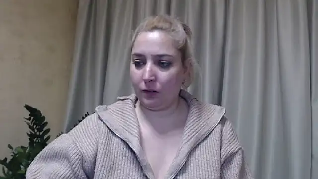 sweetpussy13 online show from February 19, 10:01 am