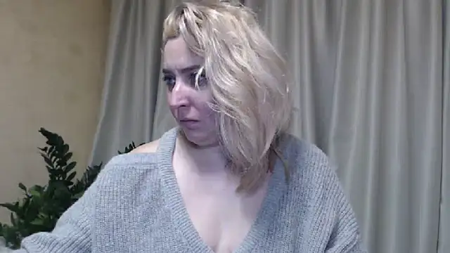 sweetpussy13 online show from February 25, 9:42 am