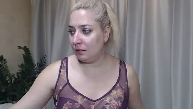 sweetpussy13 online show from September 20, 5:52 am