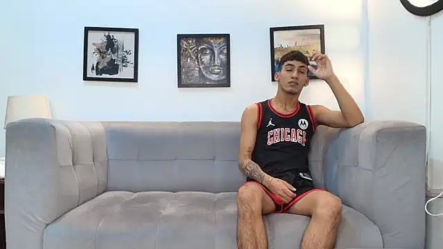 Snapshot of DIAMOND_BLACKS chatting on February 21, 7:42 am DIAMOND BLACKS online show from February 21, 7:42 am