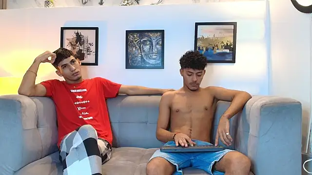 Snapshot of DIAMOND_BLACKS chatting on February 22, 7:29 am DIAMOND BLACKS online show from February 22, 7:29 am