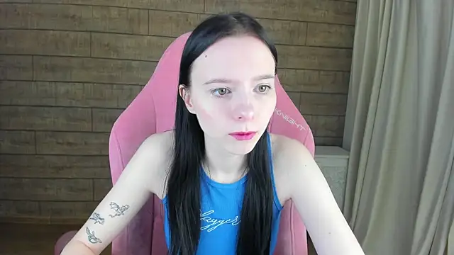 ArinaKubrick online show from April 17, 4:10 pm