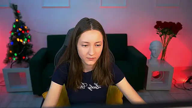 LuluPatterson online show from December 15, 1:37 pm