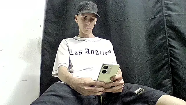 sam hotttt  online show from January 8, 5:32 am