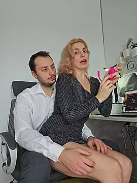 Lovebackground online show from February 12, 10:32 am