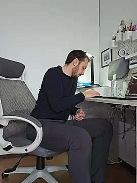 Lovebackground online show from February 27, 8:36 am