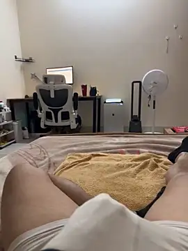 Snapshot of battman4488 chatting on December 18, 2:45 pm battman4488 online show from December 18, 2:45 pm