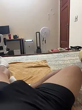 Snapshot of battman4488 chatting on December 22, 3:42 pm battman4488 online show from December 22, 3:42 pm