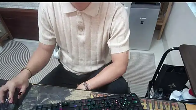 Snapshot of battman4488 chatting on January 6, 10:19 am battman4488 online show from January 6, 10:19 am