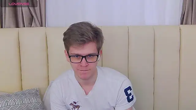 NickJohnas online show from January 10, 9:33 am