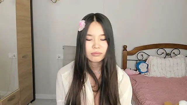 amiya cute online show from February 5, 5:17 pm