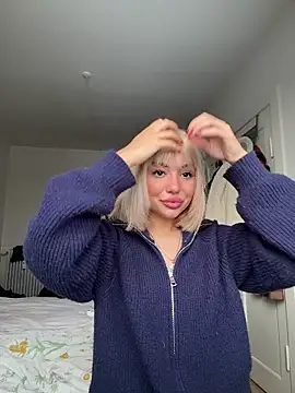 SilkyMira online show from January 7, 1:02 pm