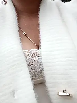 ngaytho004 online show from December 16, 9:47 am