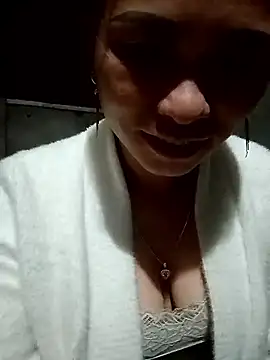 ngaytho004 online show from January 13, 10:59 pm