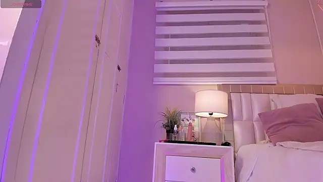  emily  st online show from January 15, 11:48 am