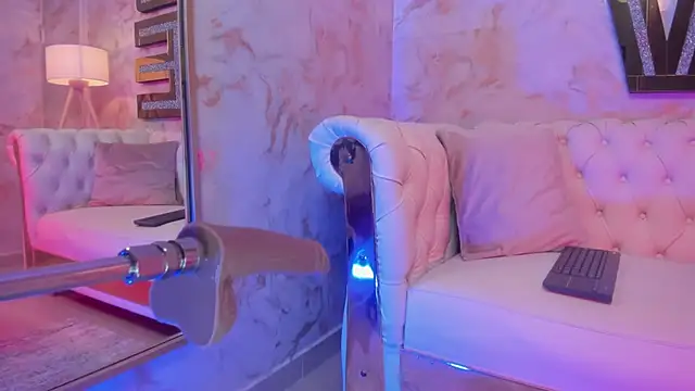 cheekybitch  online show from December 20, 3:57 am