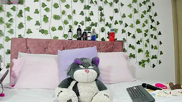 Ayla-marttinez online show from July 13, 12:35 am