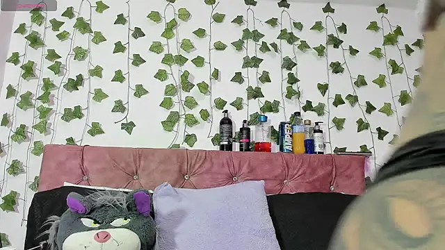 Ayla-marttinez online show from July 16, 1:33 am