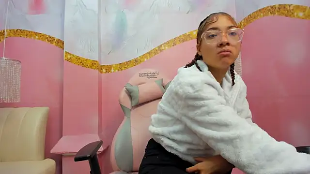 Jadde Greyy  online show from April 17, 11:57 am