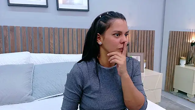 Mia Bellefort online show from March 19, 7:51 pm