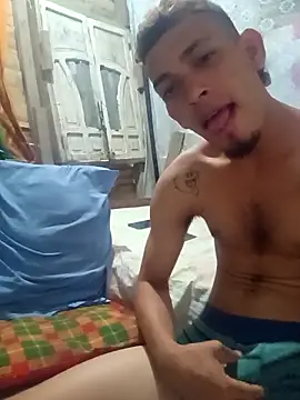 Snapshot of twobigscock23 chatting on February 13, 1:40 pm twobigscock23 online show from February 13, 1:40 pm