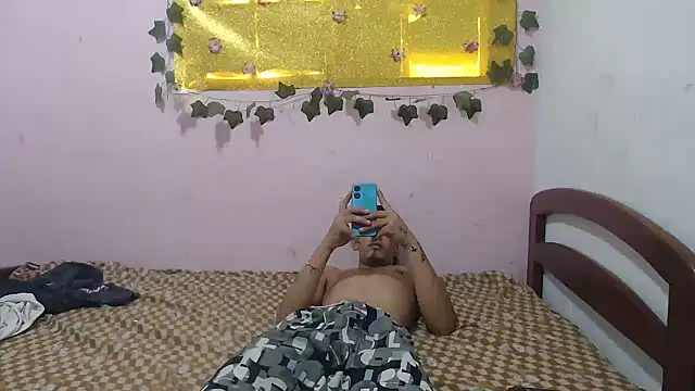 Snapshot of twobigscock23 chatting on May 20, 7:20 pm twobigscock23 online show from May 20, 7:20 pm