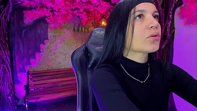 marahanson  online show from December 22, 12:24 pm