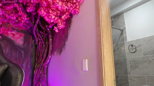 marahanson  online show from January 8, 2:41 pm