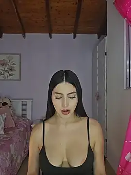 Snapshot of Esmeralda_Rossi chatting on February 25, 9:02 pm Esmeralda Rossi online show from February 25, 9:02 pm