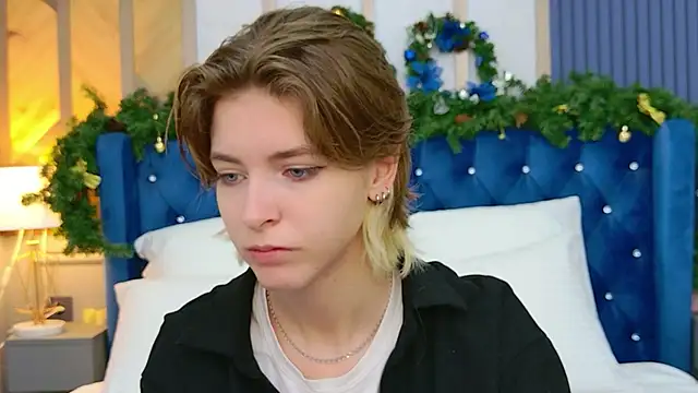 Snapshot of Misty_Wade chatting on January 12, 5:34 am Misty Wade online show from January 12, 5:34 am