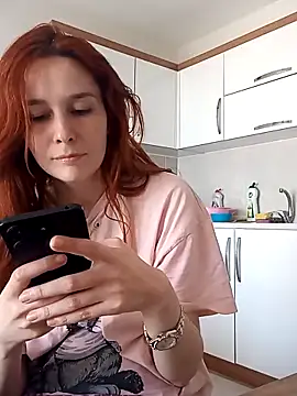 Snapshot of Atwsliiikizilll chatting on April 23, 12:29 pm Atwsliiikizilll online show from April 23, 12:29 pm