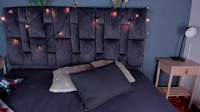 Miia Anderson online show from January 12, 8:25 pm