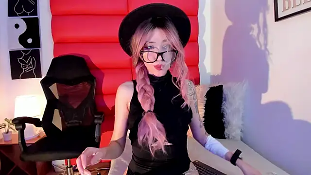 Oliviamonroex18 online show from January 10, 2:24 am