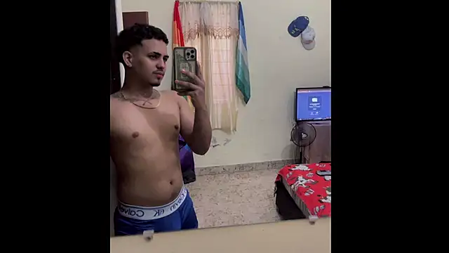 Snapshot of The_boysexy chatting on June 29, 10:54 pm The boysexy online show from June 29, 10:54 pm