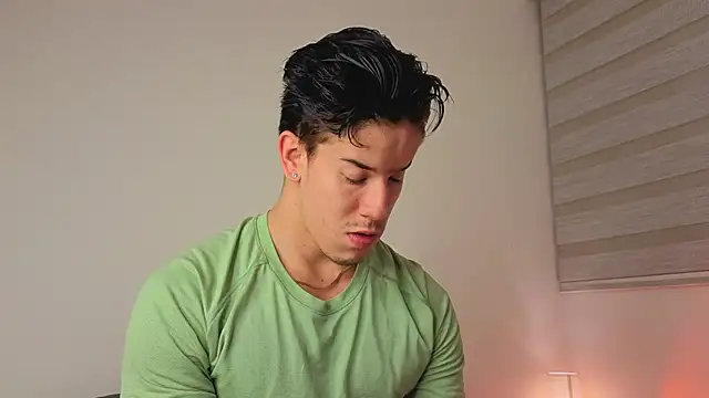 maxxcooper1 online show from January 15, 4:06 am