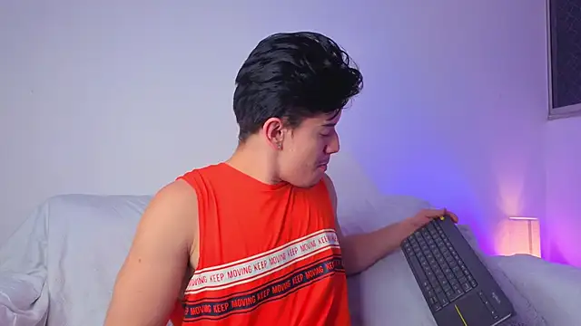 maxxcooper1 online show from January 18, 4:49 am