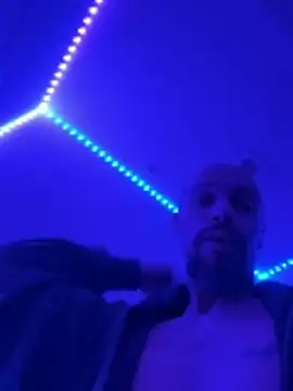 faces818 online show from April 25, 2:14 am