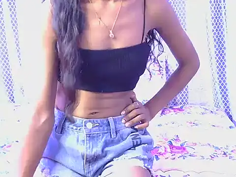 Snapshot of hey-pinky chatting on February 6, 5:34 am hey-pinky online show from February 6, 5:34 am