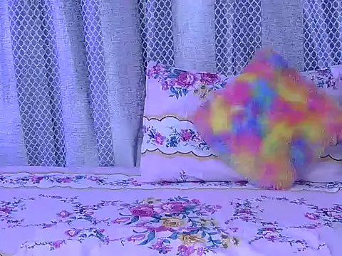 Snapshot of hey-pinky chatting on February 17, 5:15 am hey-pinky online show from February 17, 5:15 am