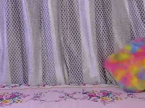 Snapshot of hey-pinky chatting on March 1, 5:31 am hey-pinky online show from March 1, 5:31 am