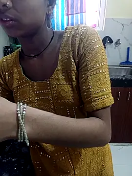 Snapshot of sexy_shital chatting on February 12, 2:50 am sexy shital online show from February 12, 2:50 am