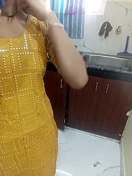 Snapshot of sexy_shital chatting on February 19, 2:40 am sexy shital online show from February 19, 2:40 am