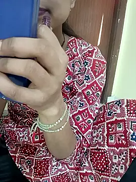 Snapshot of sexy_shital chatting on February 25, 2:43 am sexy shital online show from February 25, 2:43 am