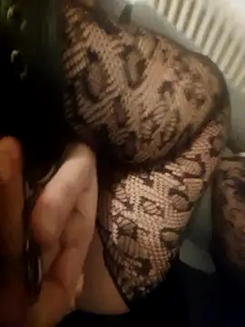 Snapshot of Peanutgirl chatting on December 13, 10:04 pm Peanutgirl online show from December 13, 10:04 pm