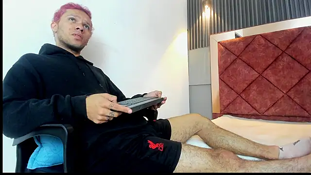 TAYSON SCOTT online show from December 22, 12:13 pm