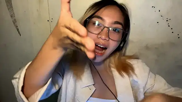 LenoraFrailey online show from December 22, 5:48 am