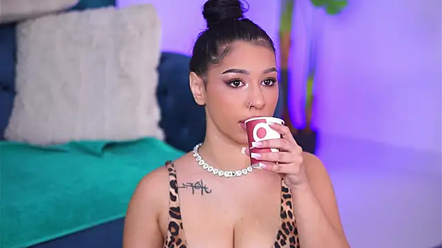 IvyPlush online show from January 13, 9:47 am